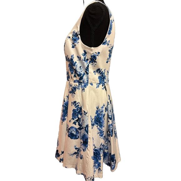 Jun And Ivy Dress Large Toile Cottage Core Coastal Blue Floral White Classic - Picture 4 of 8